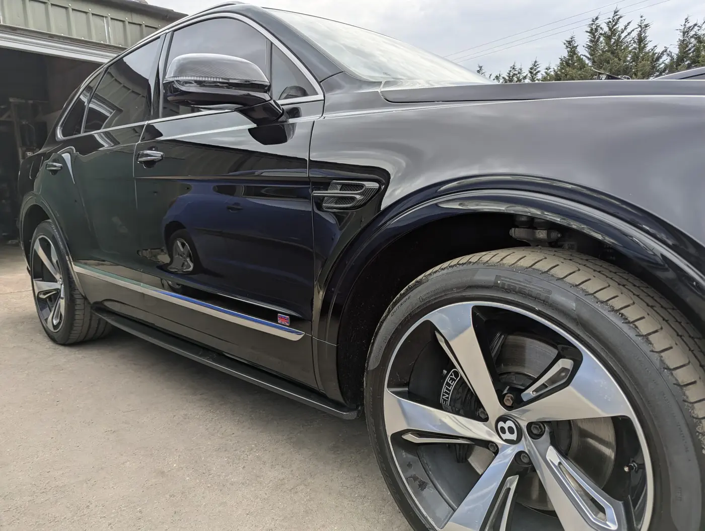 Bentley Bentayga with refurbished alloy wheels at WK Detailing, Stratford-upon-Avon