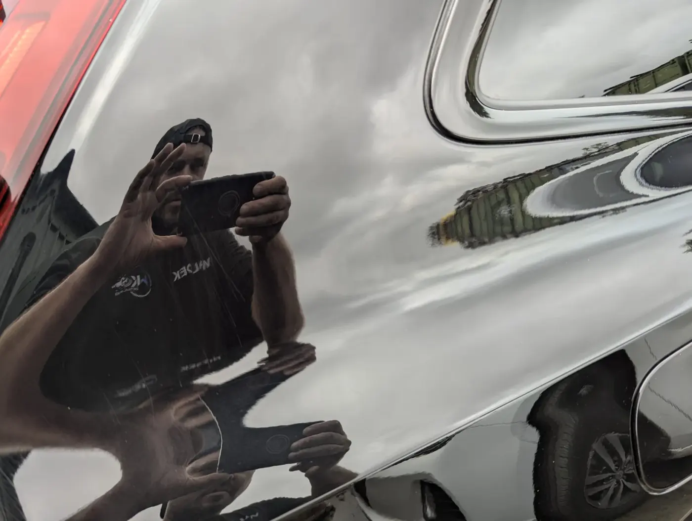 Mirror reflection in paint after scratch reduction