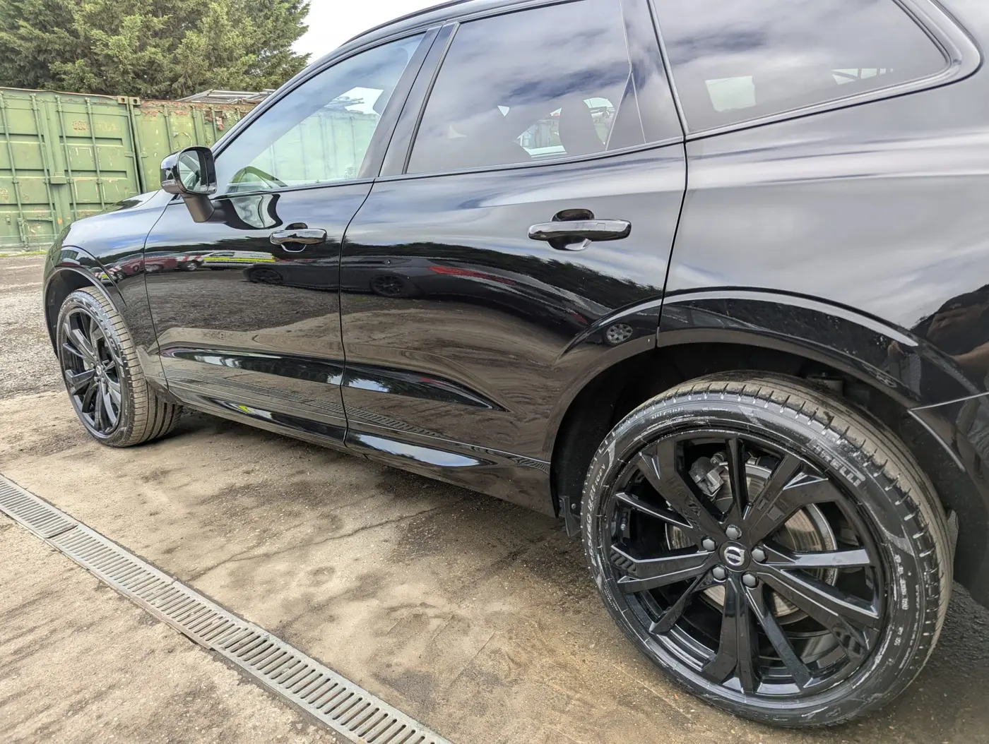 Volvo XC60 with refurbished wheels refitted at WK Detailing, Stratford-upon-Avon